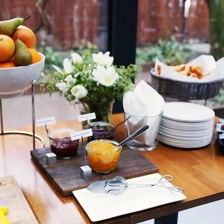 ホテル Arthotel Stalowa 52 3*